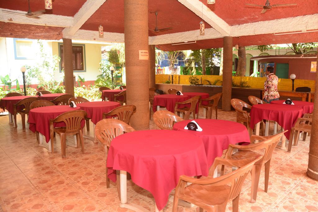 Colonia De Braganza Resorts Калангут Экстерьер фото